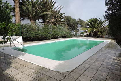 Villa for sale in Tiagua, Teguise, Lanzarote. 